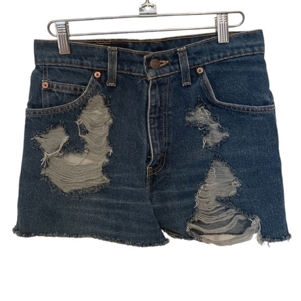Levi’s distressed  frayed festival cut off jean shorts size 7